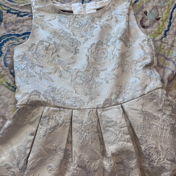 Place Formal children’s dress size 12 - Picture 7 of 8